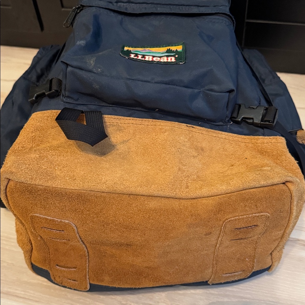 Vintage L.L.Bean Leather Bottom Backpack Navy Internal Frame Daypack - Picture 6 of 12